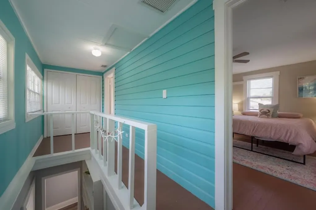 Serene Beachy Bungalow With Large Screened Porch! Tampa 0*,