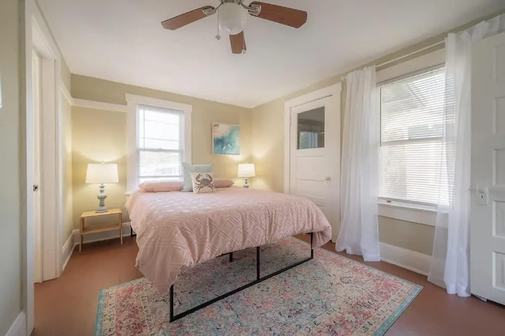 Holiday home Serene Beachy Bungalow With Large Screened Porch! Tampa United States