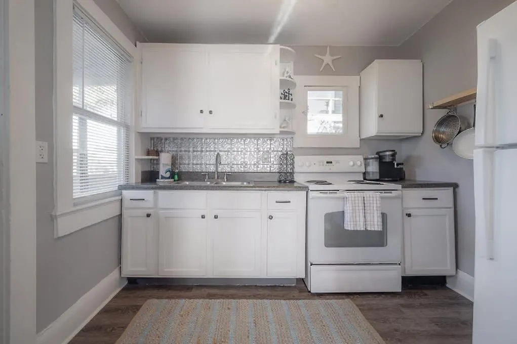 Holiday home Serene Beachy Bungalow With Large Screened Porch! Tampa